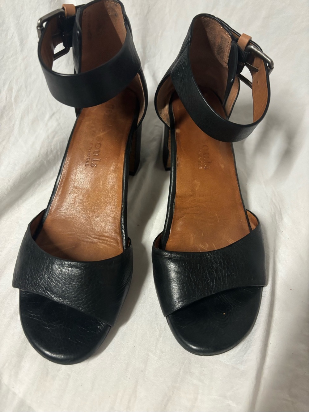 Gentle Souls Women's Black Leather Ankle-Strap Sandals